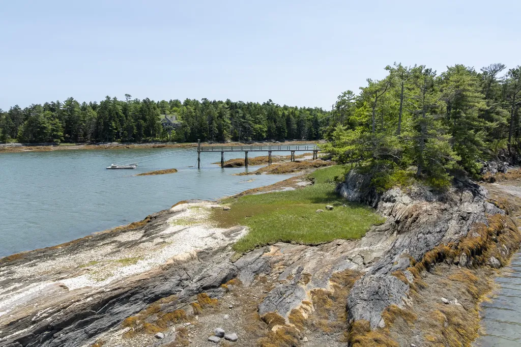 131 Winding Way Harpswell ME 04079