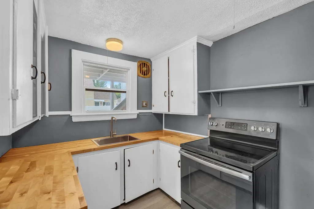 79 Hill Street Biddeford ME 04005
