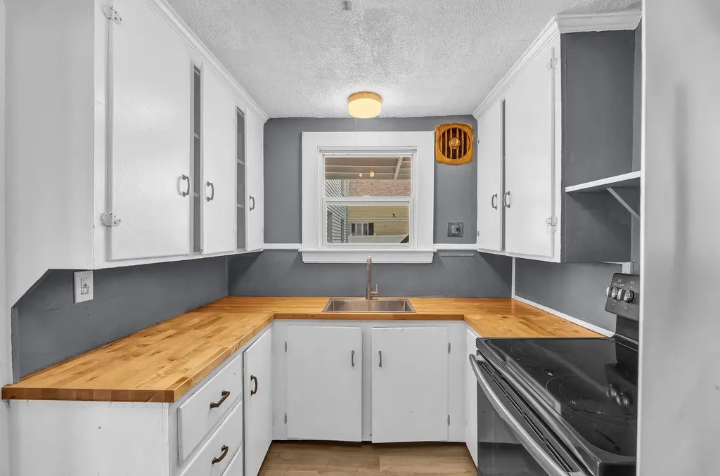 79 Hill Street Biddeford ME 04005