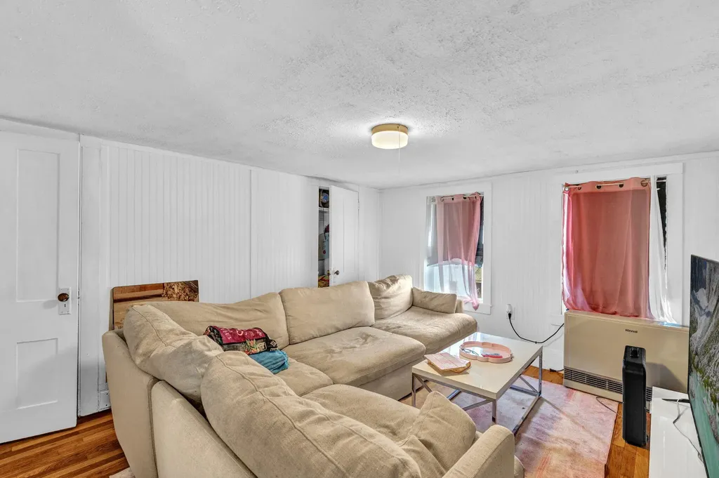 79 Hill Street Biddeford ME 04005