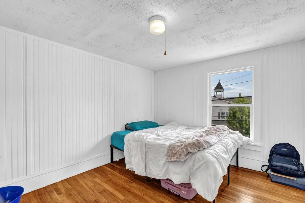 79 Hill Street Biddeford ME 04005