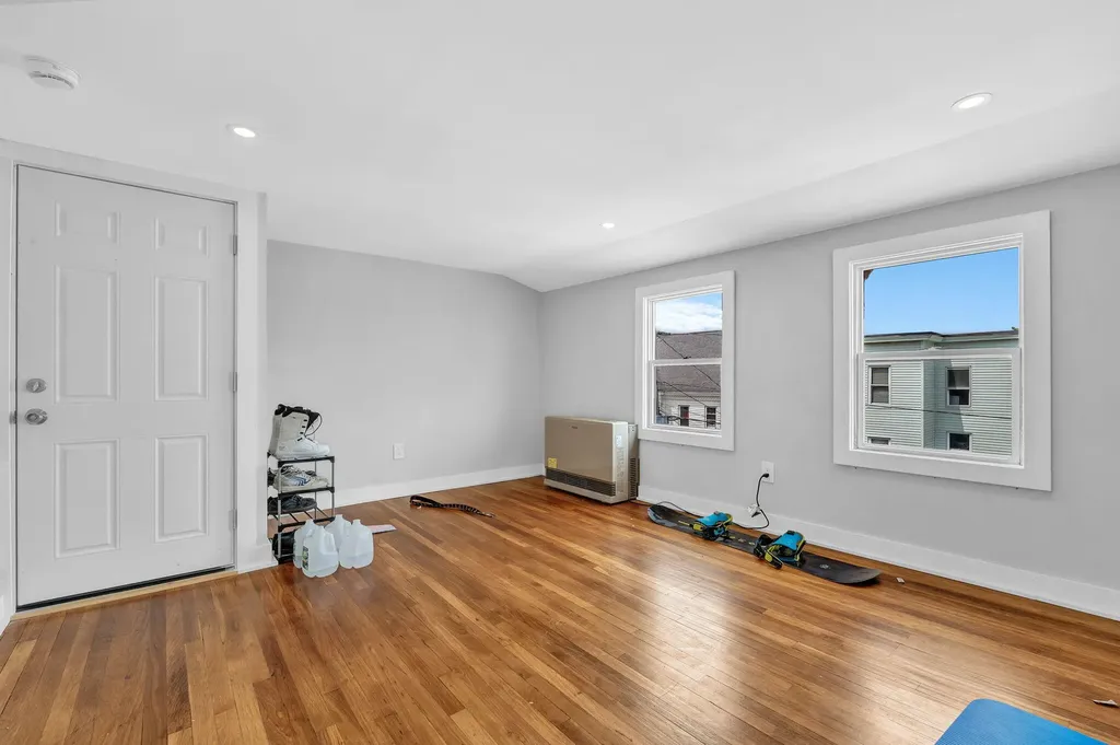 79 Hill Street Biddeford ME 04005
