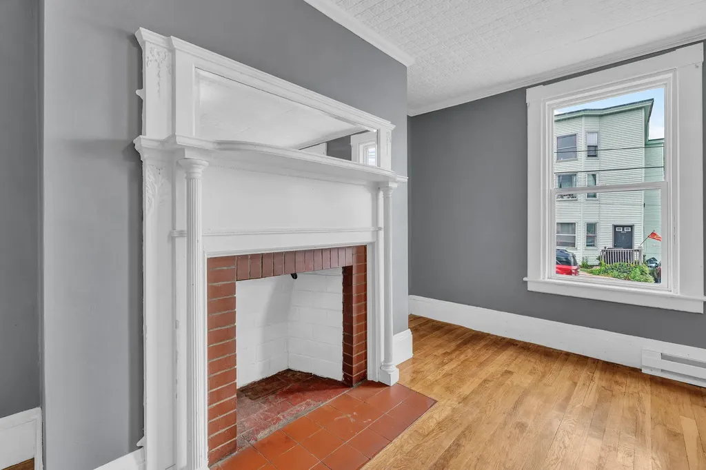 79 Hill Street Biddeford ME 04005