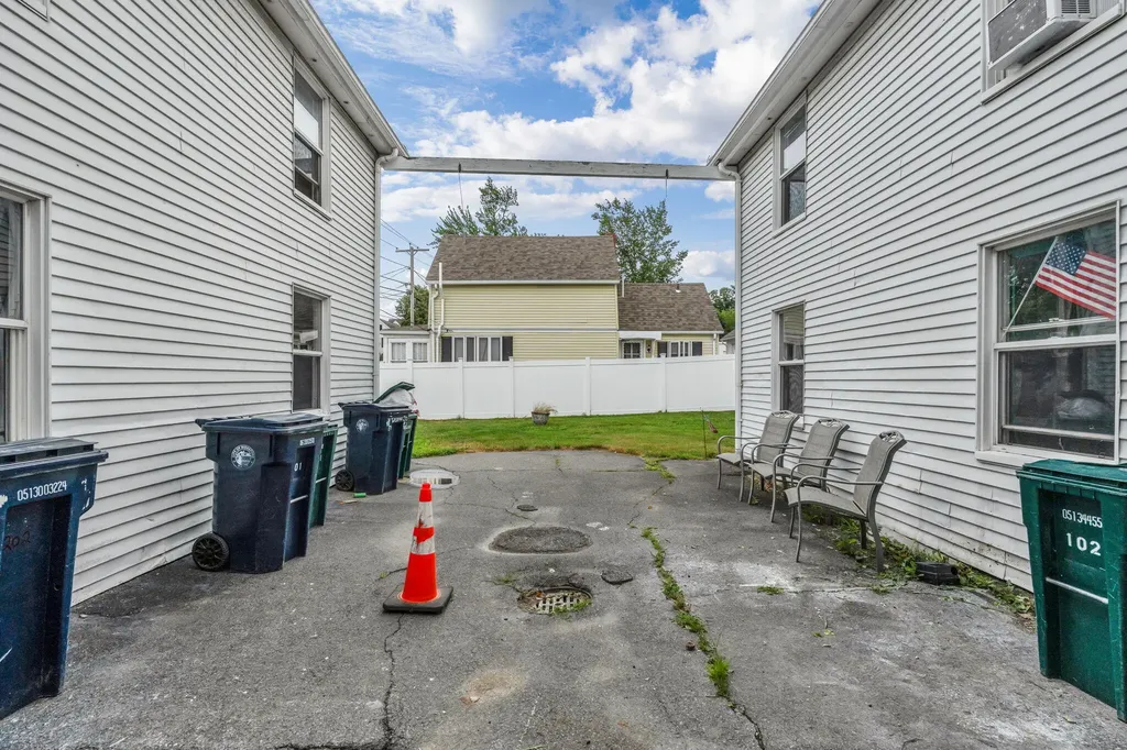 79 Hill Street Biddeford ME 04005