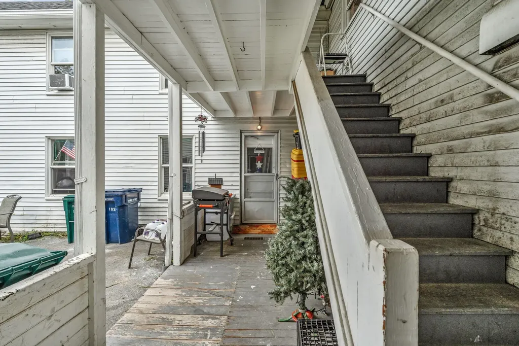 79 Hill Street Biddeford ME 04005