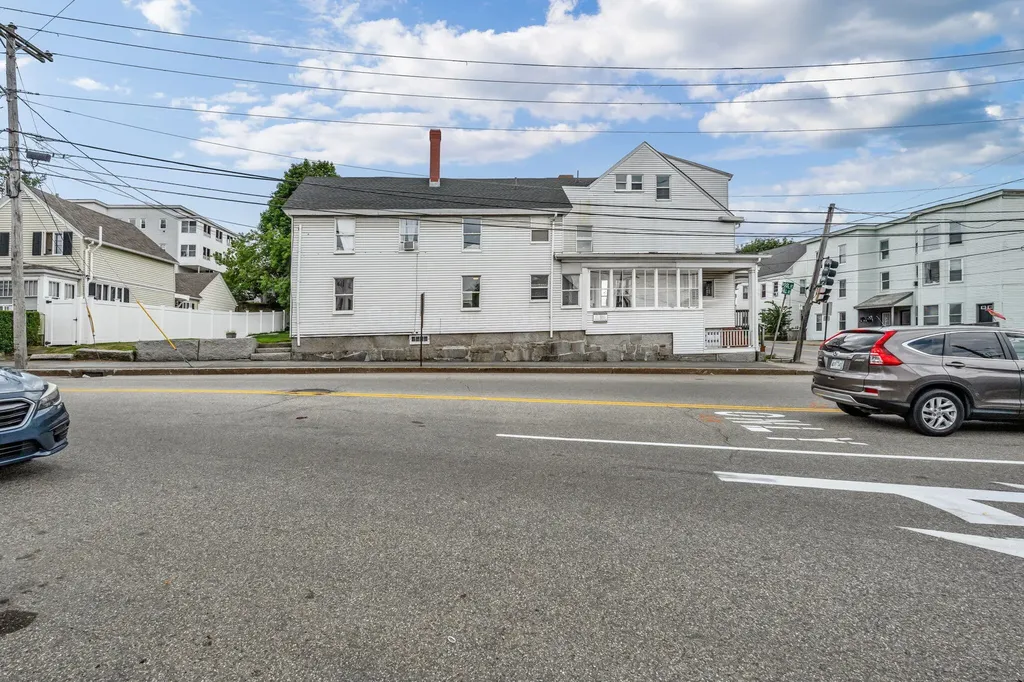 79 Hill Street Biddeford ME 04005
