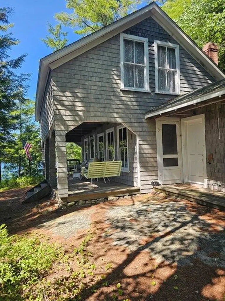9 Millstone Island Liberty ME 04949