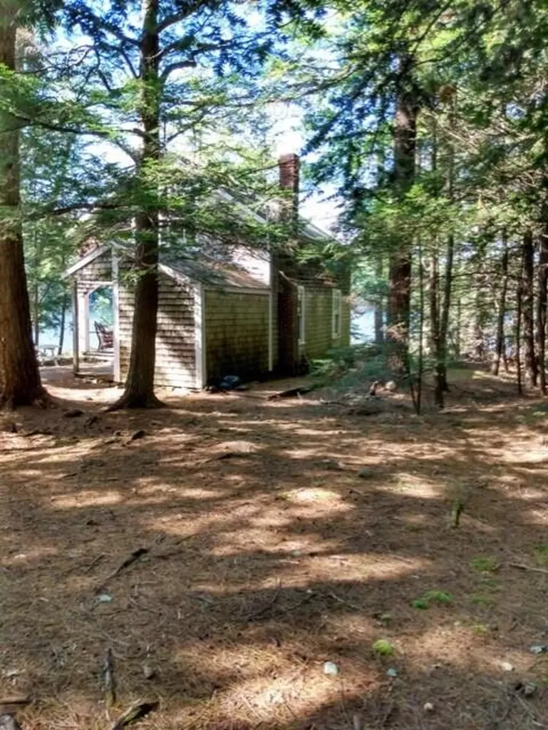 9 Millstone Island Liberty ME 04949