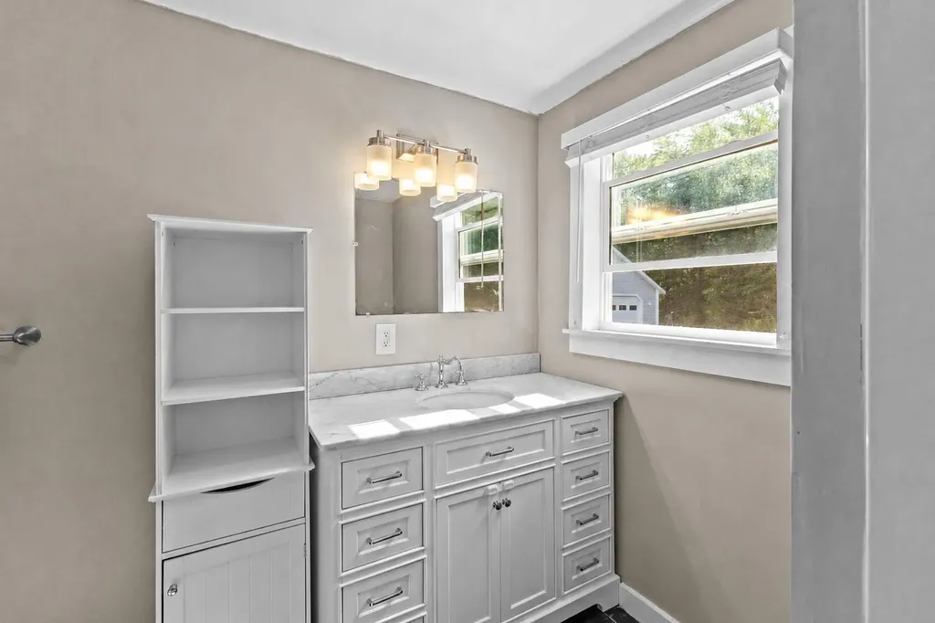 10 Lupine Lane Trenton ME 04605