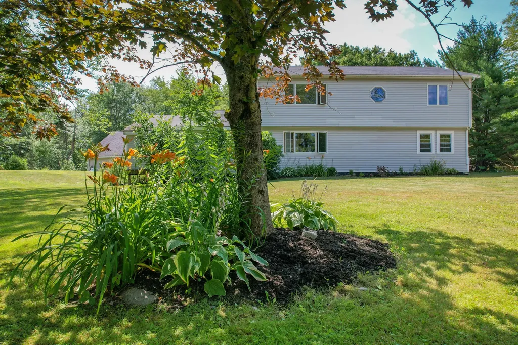10 Lupine Lane Trenton ME 04605