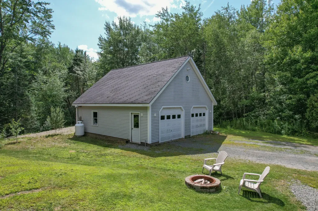 10 Lupine Lane Trenton ME 04605