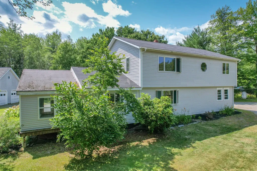 10 Lupine Lane Trenton ME 04605