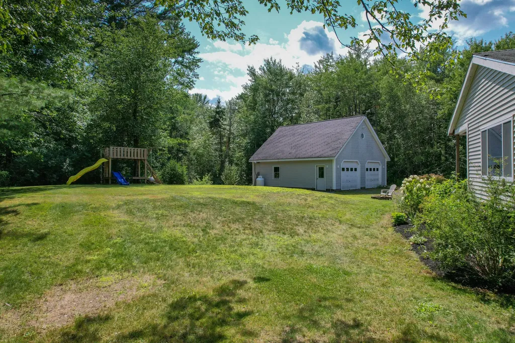 10 Lupine Lane Trenton ME 04605