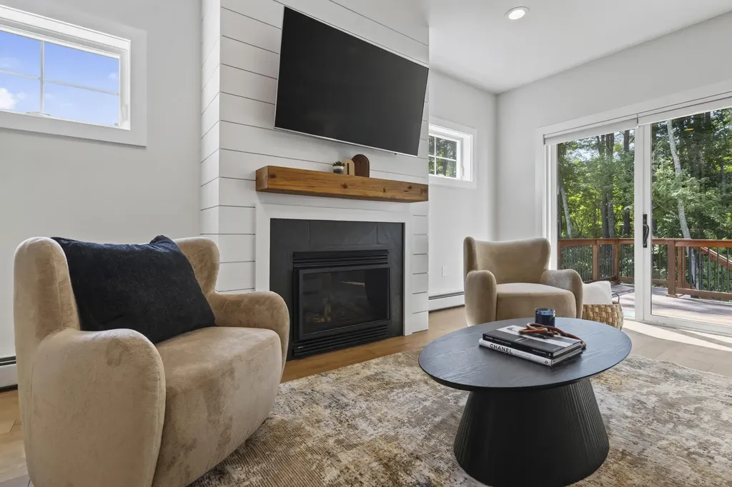 32 Ice Pond Drive Portland ME 04103