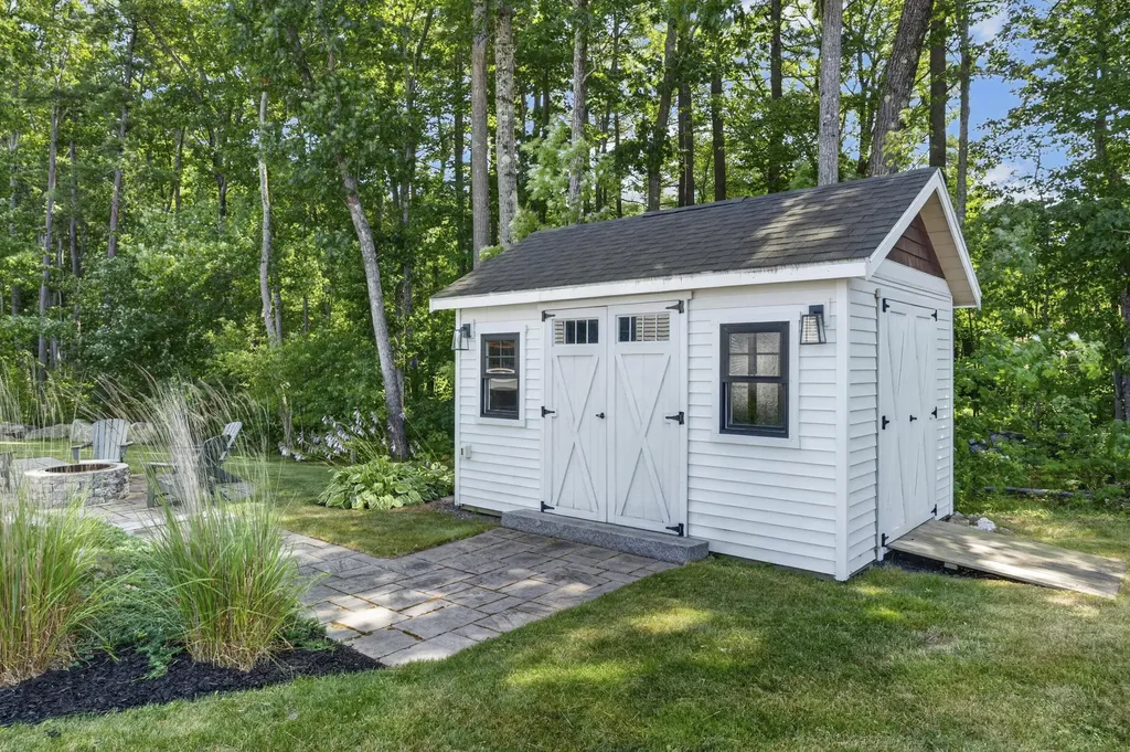 32 Ice Pond Drive Portland ME 04103