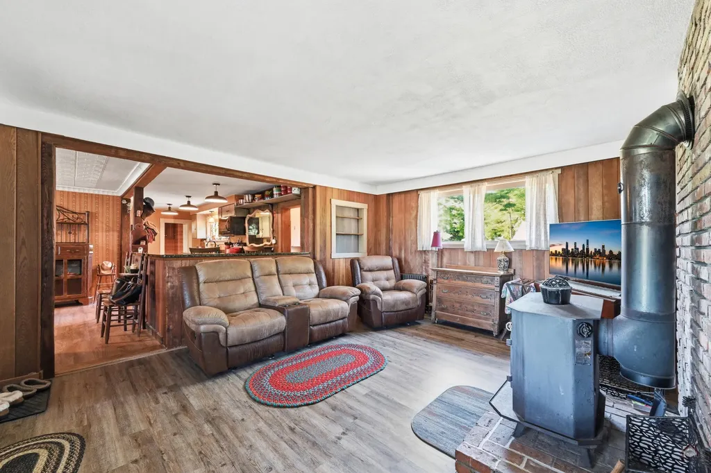 19 Coolidge Road Wayne ME 04284