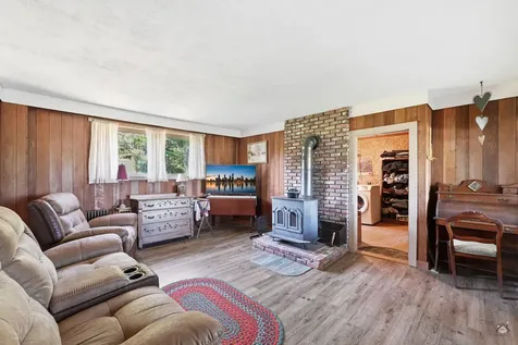 19 Coolidge Road Wayne ME 04284
