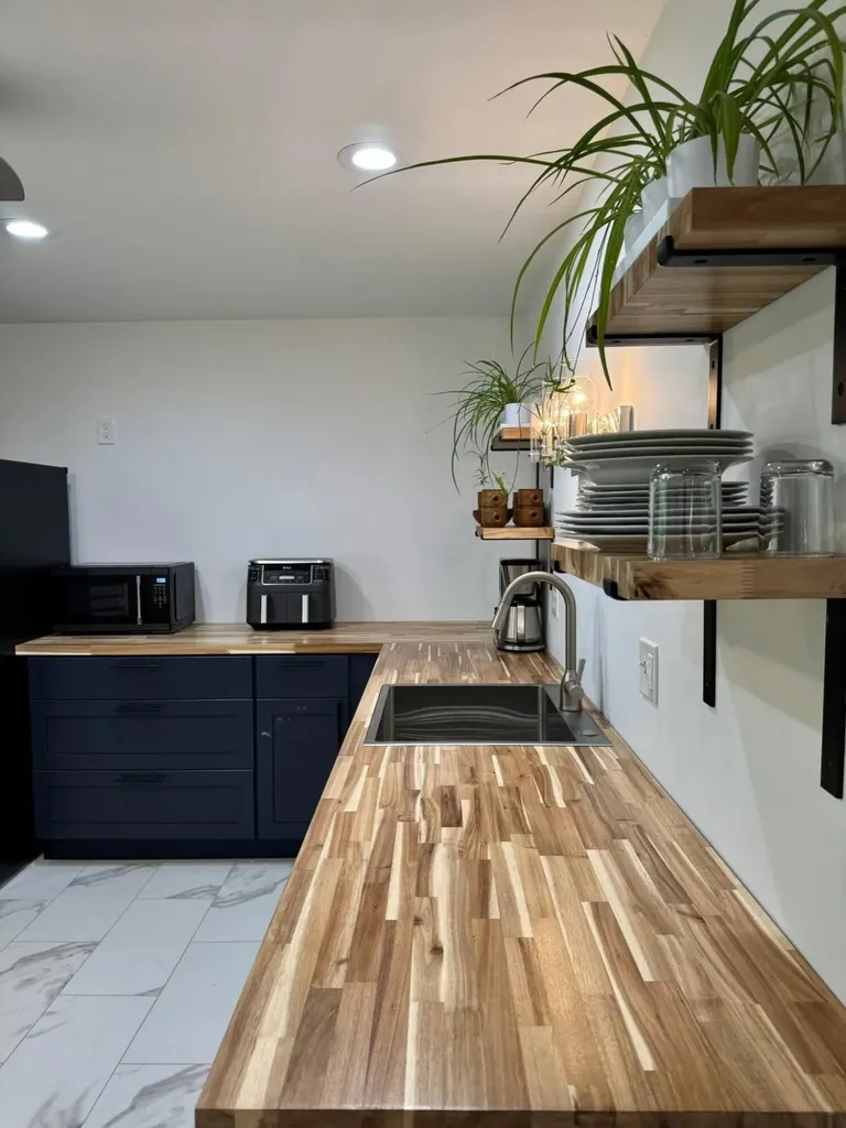 14 Sahagian Road Belgrade ME 04917
