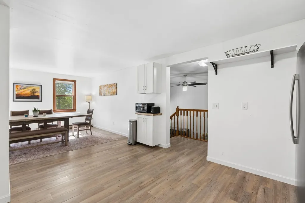 48 Old Winthrop Road Wayne ME 04284