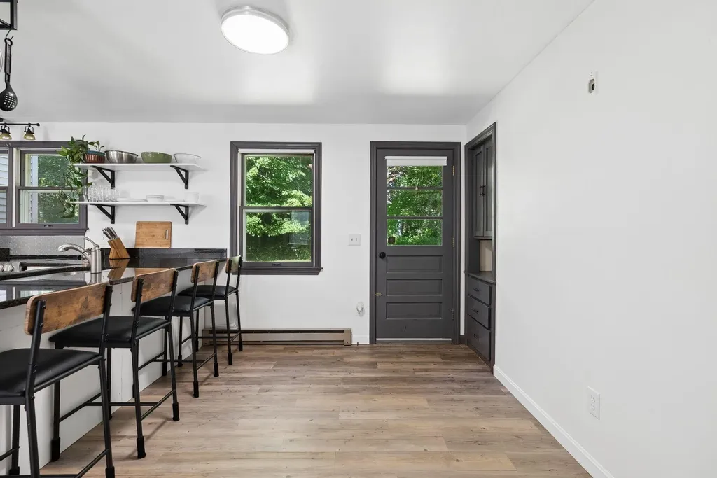 48 Old Winthrop Road Wayne ME 04284