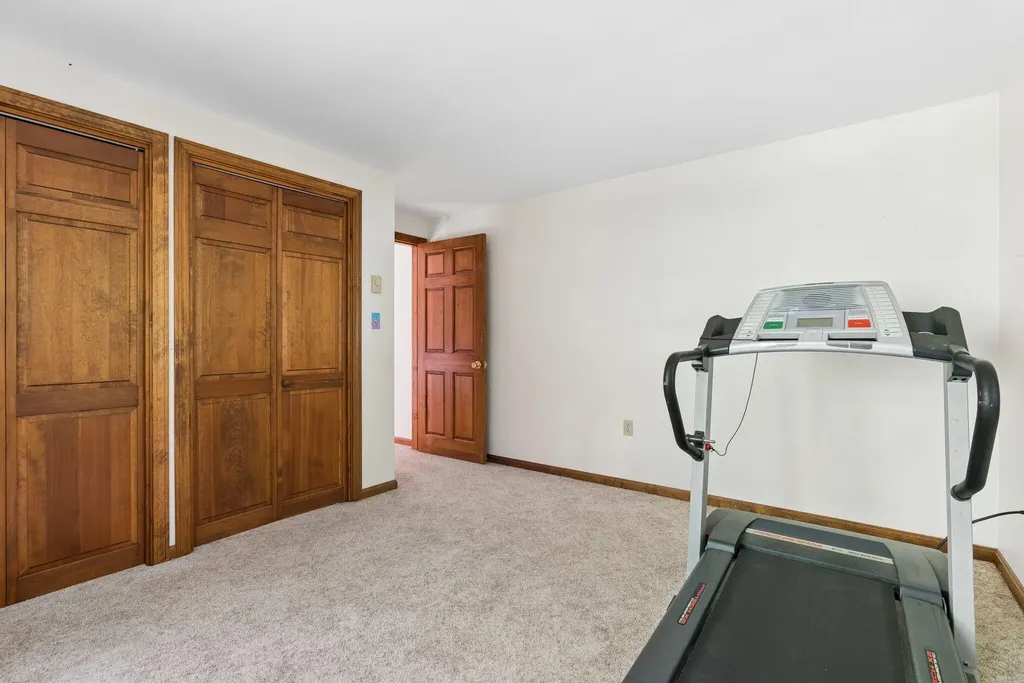 48 Old Winthrop Road Wayne ME 04284