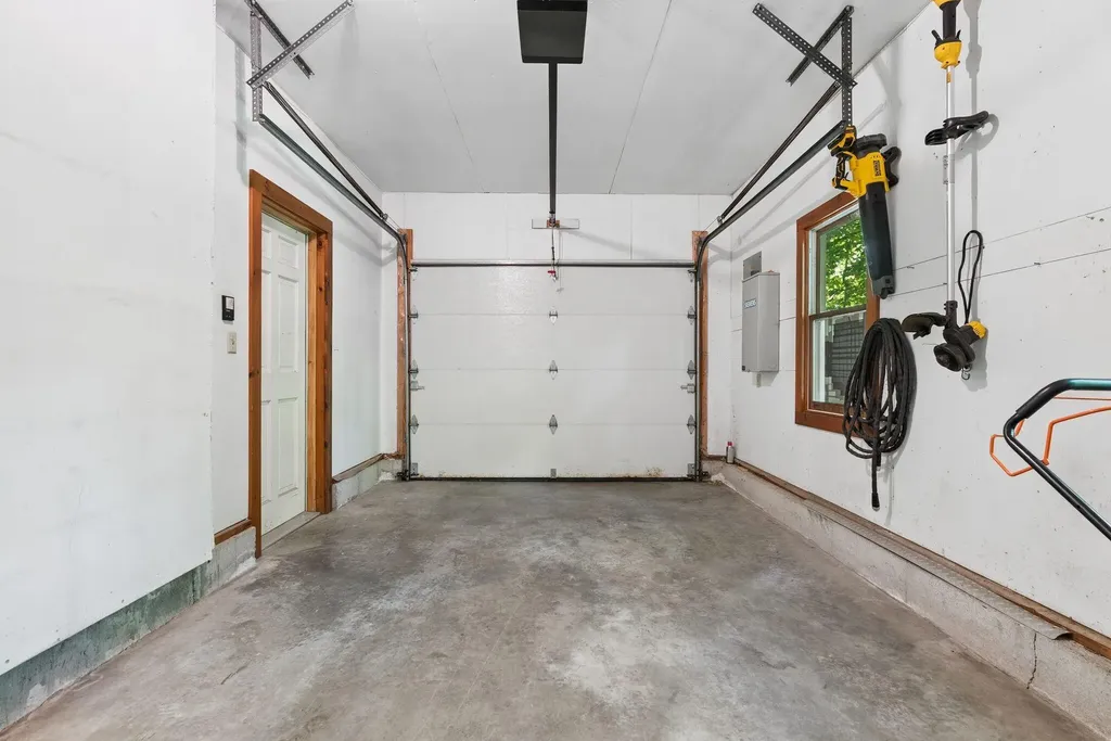 48 Old Winthrop Road Wayne ME 04284