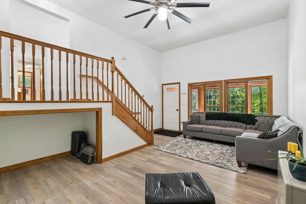 48 Old Winthrop Road Wayne ME 04284