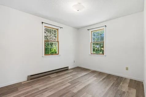 48 Old Winthrop Road Wayne ME 04284
