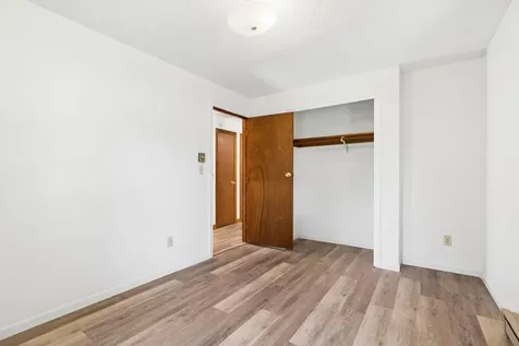 48 Old Winthrop Road Wayne ME 04284