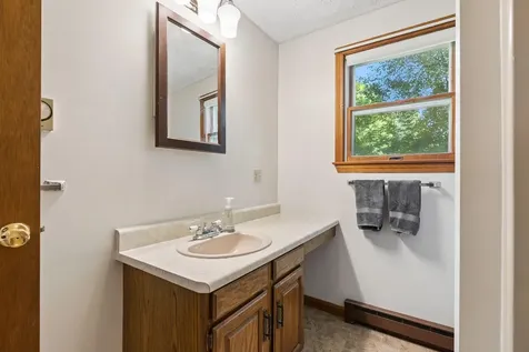 48 Old Winthrop Road Wayne ME 04284