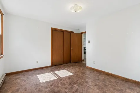48 Old Winthrop Road Wayne ME 04284