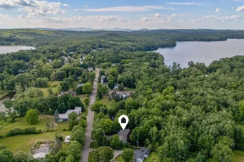48 Old Winthrop Road Wayne ME 04284