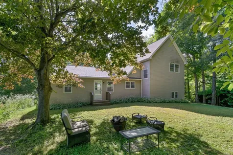 48 Old Winthrop Road Wayne ME 04284