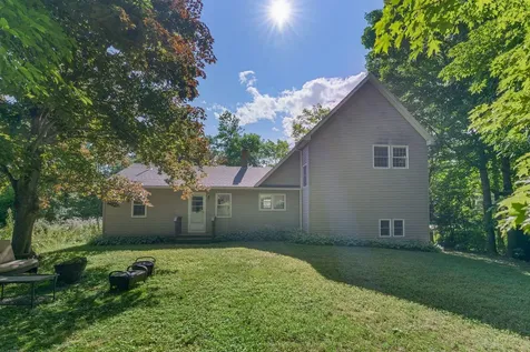 48 Old Winthrop Road Wayne ME 04284