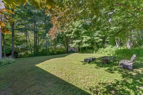 48 Old Winthrop Road Wayne ME 04284