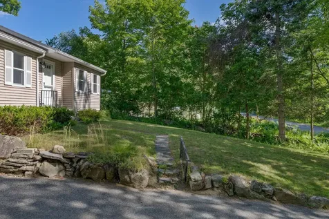 48 Old Winthrop Road Wayne ME 04284