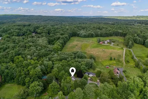 48 Old Winthrop Road Wayne ME 04284