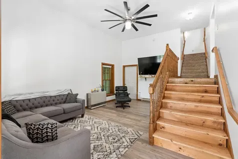 48 Old Winthrop Road Wayne ME 04284