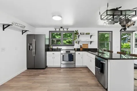 48 Old Winthrop Road Wayne ME 04284