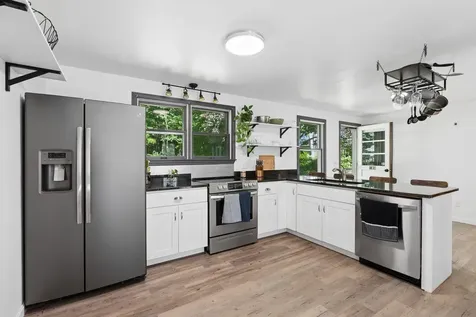 48 Old Winthrop Road Wayne ME 04284
