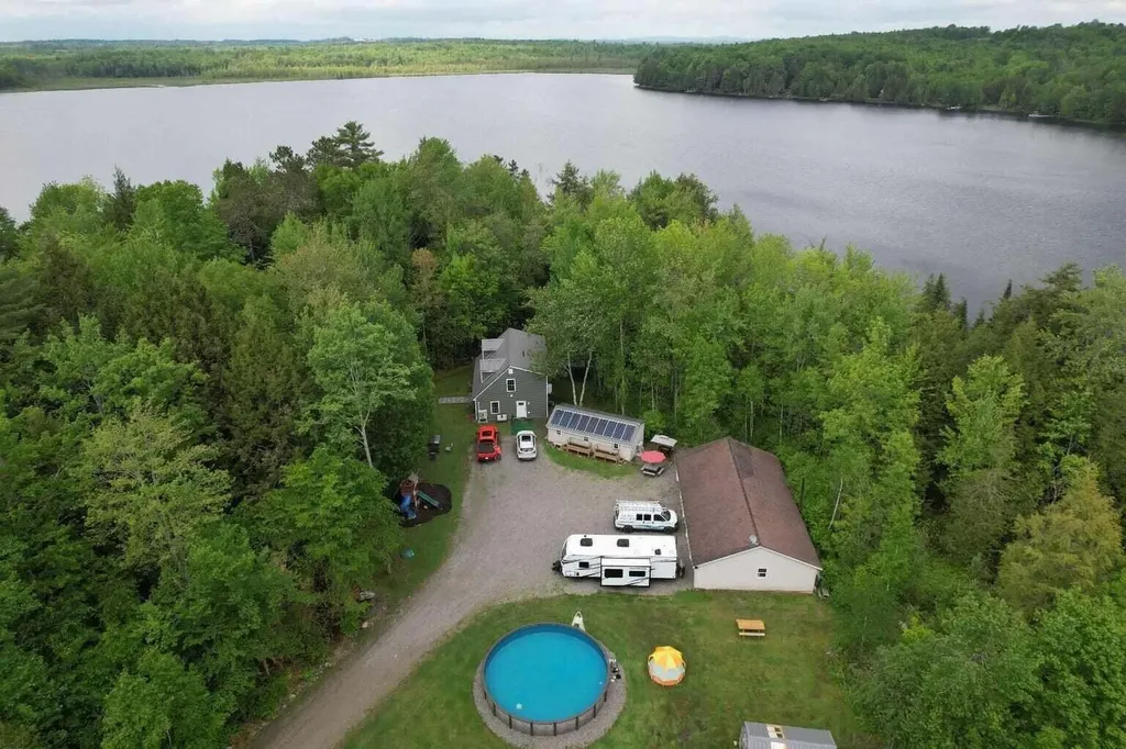 59 Camp Road Palmyra ME 04965