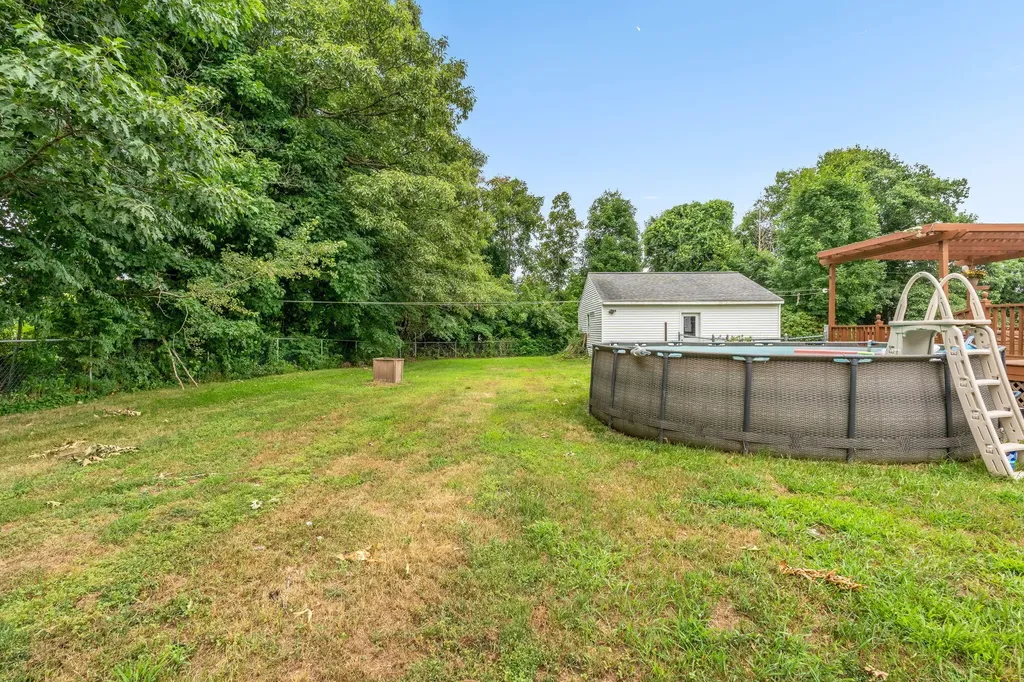 27 Bradford Lane China ME 04358