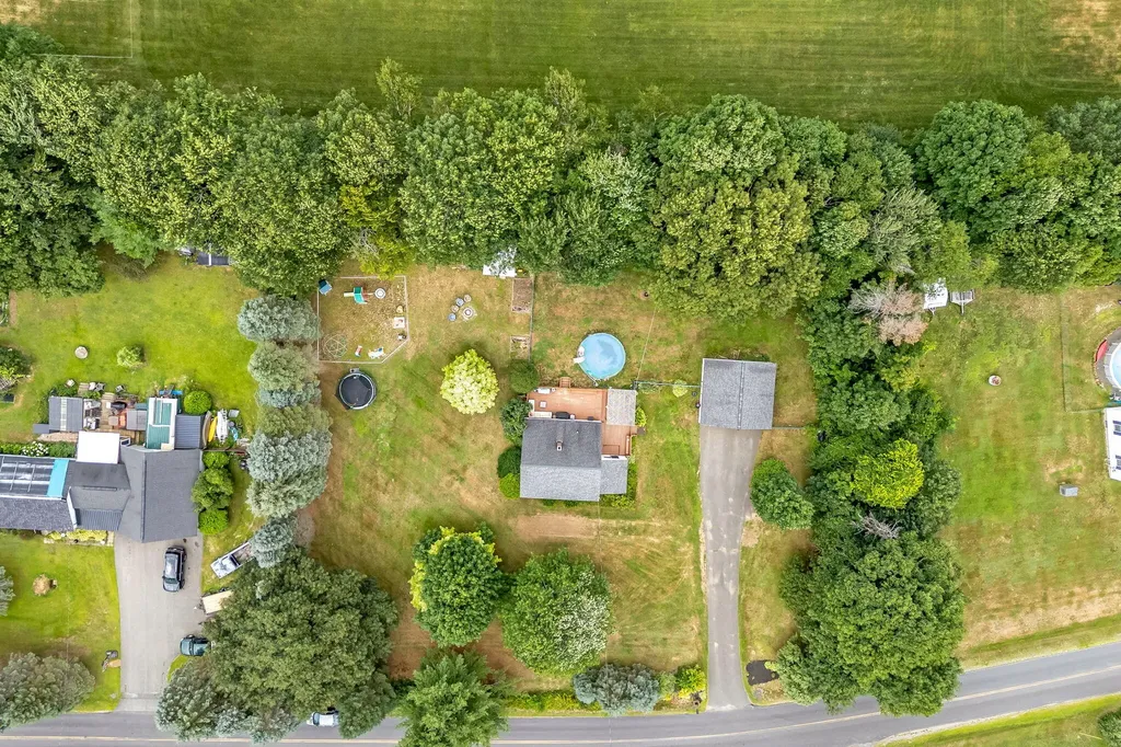 27 Bradford Lane China ME 04358