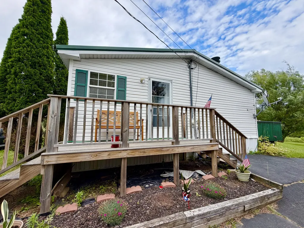 142 Lake Road Levant ME 04456