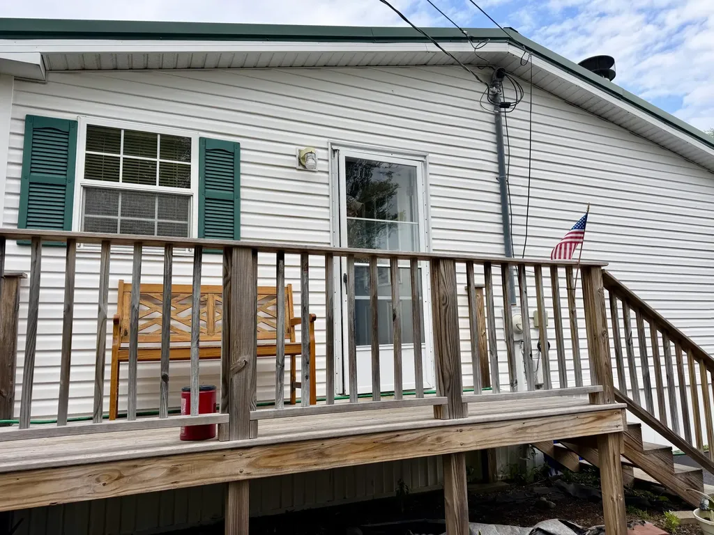 142 Lake Road Levant ME 04456