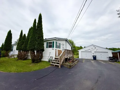 142 Lake Road Levant ME 04456