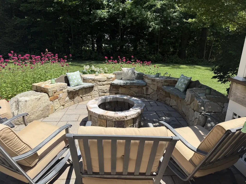 2 Beacon Street Kennebunk ME 04043