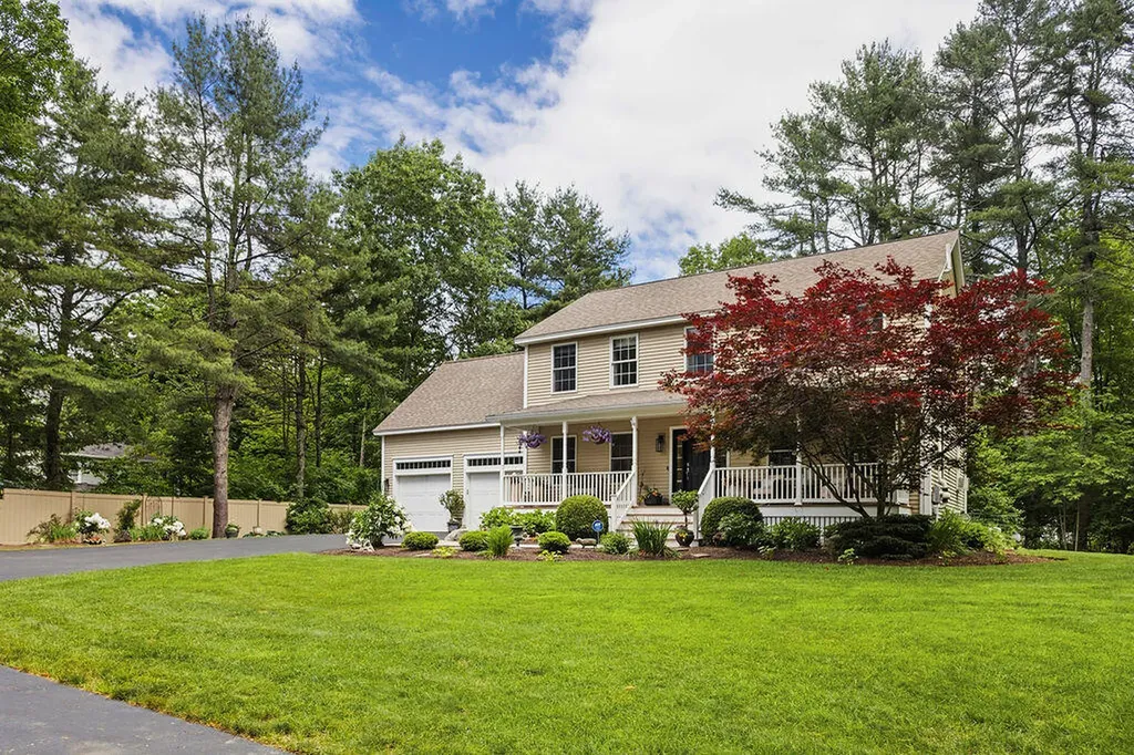 2 Beacon Street Kennebunk ME 04043