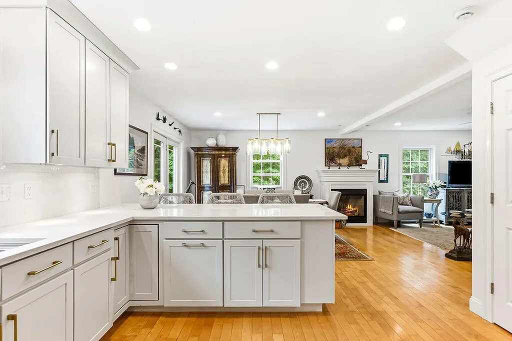 2 Beacon Street Kennebunk ME 04043