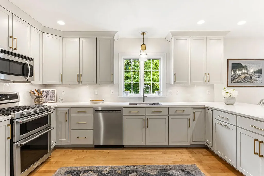 2 Beacon Street Kennebunk ME 04043